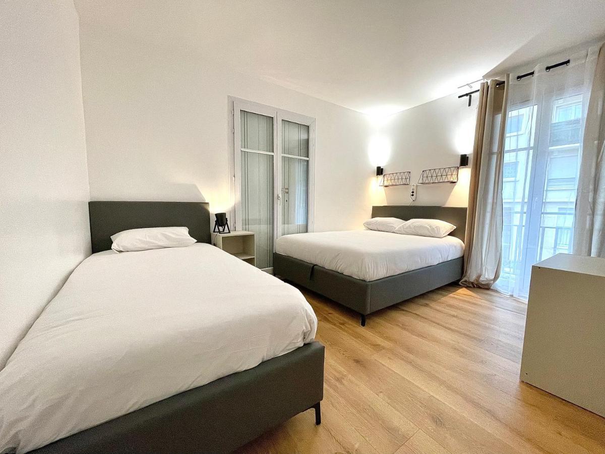 FONTAINE ROUGE STREET Marne la Vallée Disneyland Paris Outlet Mode And luxury Village Val d'europe FREE PARKING Chessy  Exterior foto